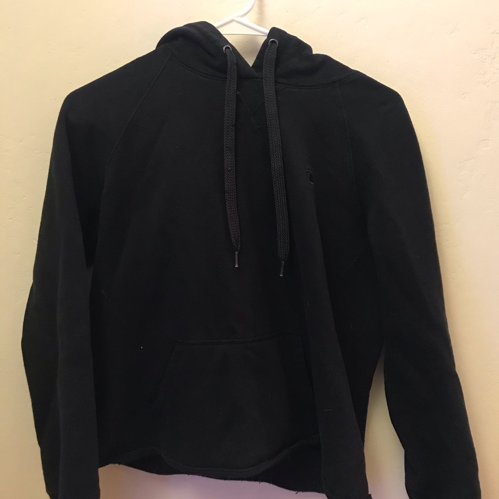 Black cropped champion hoodie